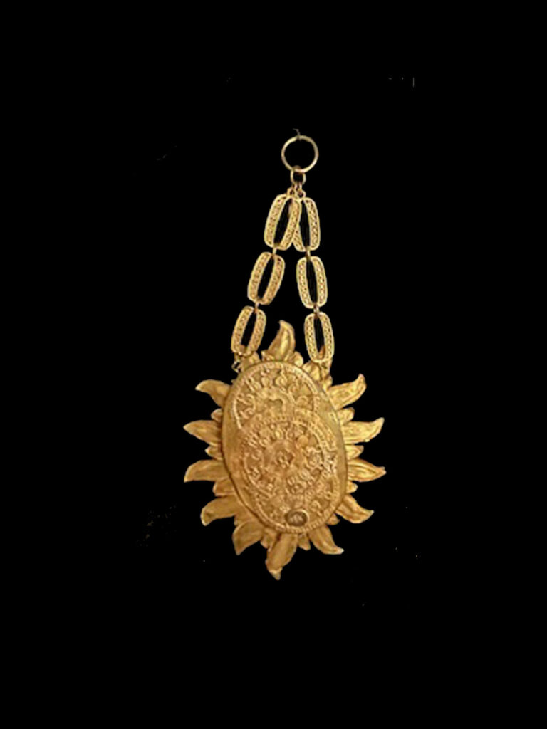 Back of Pendant